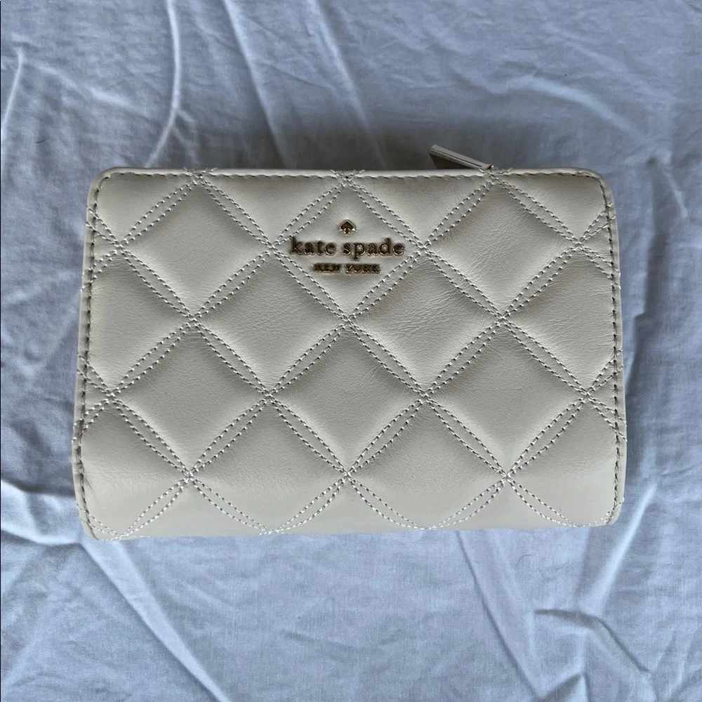 ♠️ Kate Spade Cream Quilted Tote and Wallet Set ♠️ - Picture 9 of 13